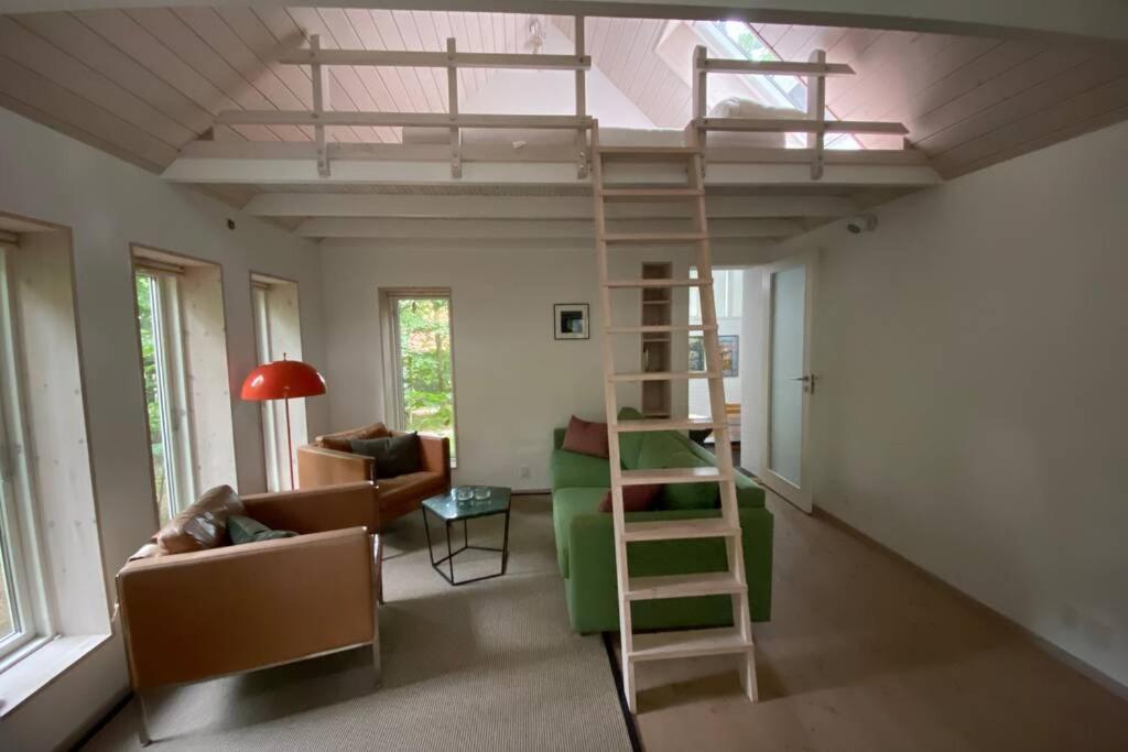 Oak Cottage Near Ronne & Beach Екстер'єр фото