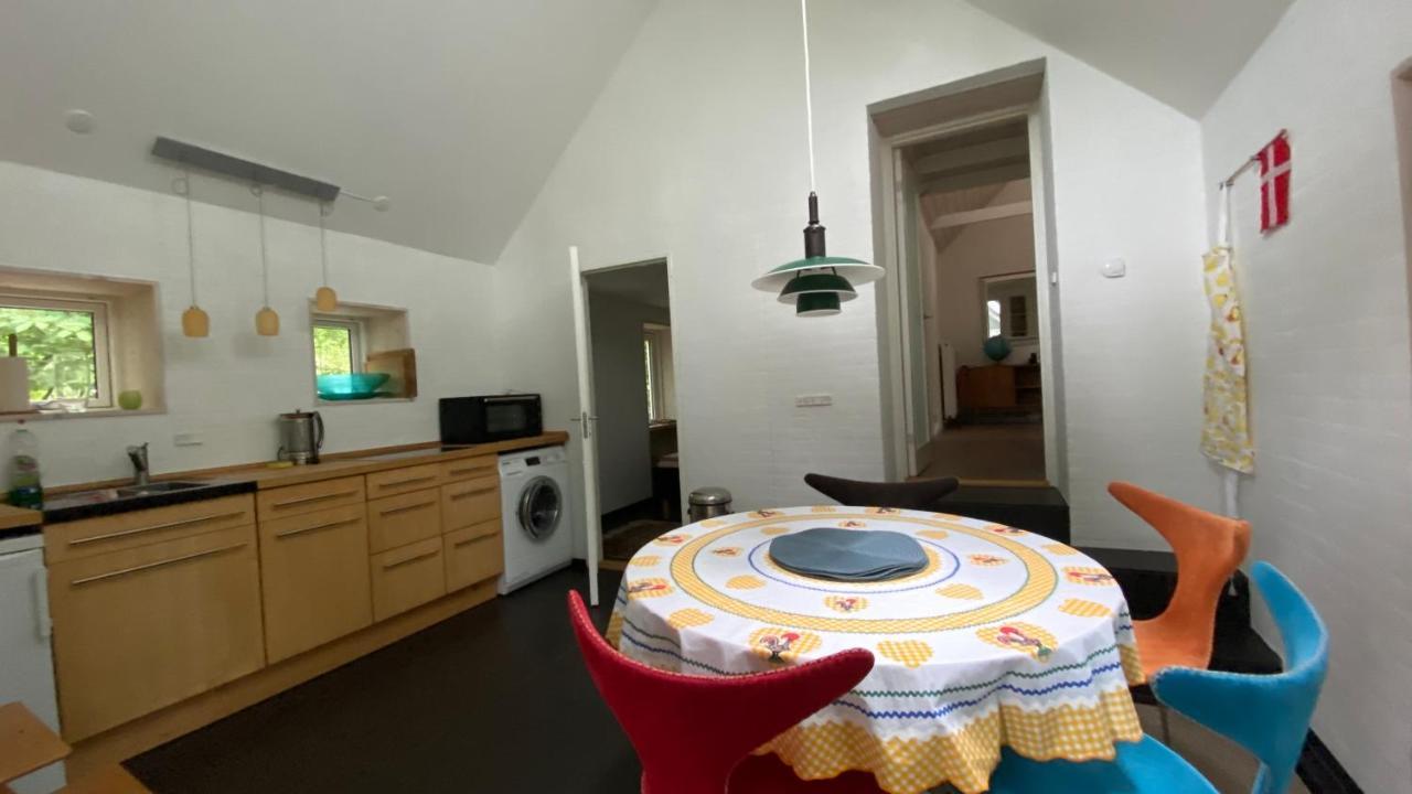 Oak Cottage Near Ronne & Beach Екстер'єр фото