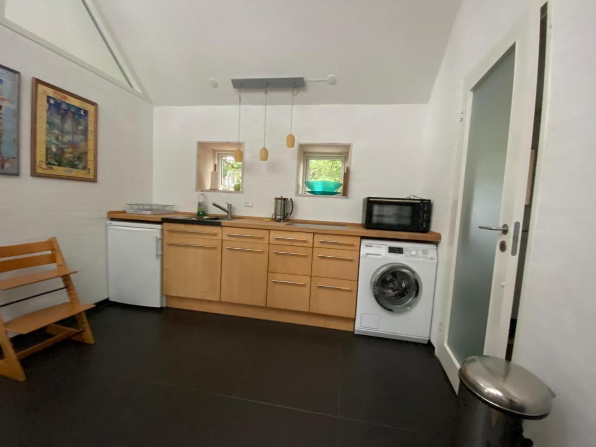 Oak Cottage Near Ronne & Beach Екстер'єр фото